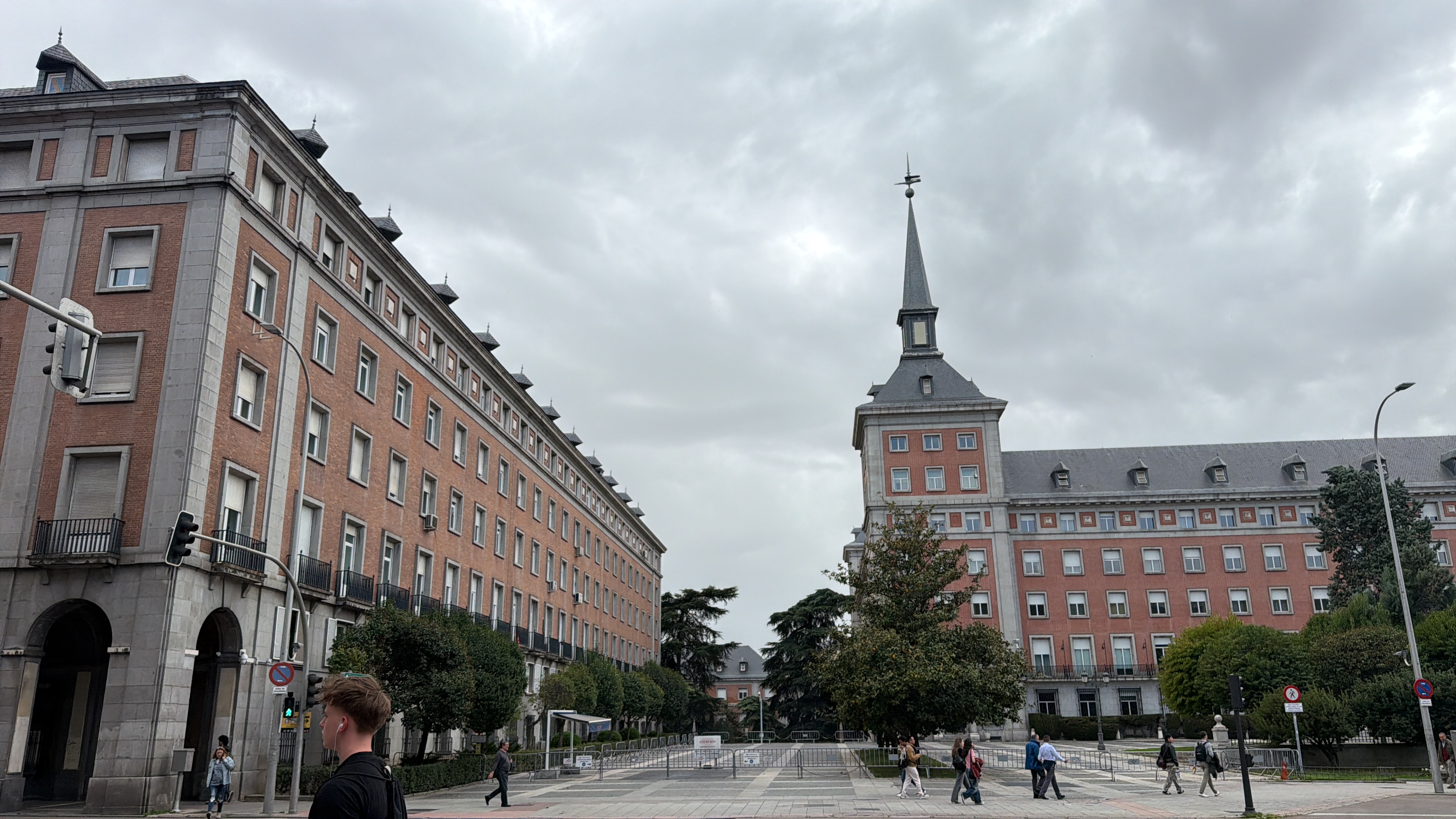 Enfoque Internacional y América Latina alquiler estudiantes extranjeros madrid, mudar a madrid desde mexico, mudarse a madrid desde colombia, alquilar piso en madrid desde el extranjero, alojamiento estudiantes internacionales madrid, vivir en madrid extranjeros, alquiler para extranjeros en madrid, mudanza internacional madrid, pisos para estudiantes latinoamericanos, alquilar piso desde latinoamerica, tramites extranjeros madrid, piso estudiantes mexico madrid, alquiler temporario madrid, alquilar departamento en madrid desde argentina, mudarse a españa desde chile, viviendas para extranjeros madrid Estudiantes y Universidades en Argüelles alquiler estudiantes madrid, pisos estudiantes arguelles, alquiler zona universitaria madrid, alojamiento universitario moncloa, piso cerca de universidades privadas, alquiler estudiantes master madrid, habitaciones estudiantes arguelles, alquiler estudiantes icade, pisos cerca de icai madrid, alojamiento estudiantes ie business school, alquiler estudiantes complutense, piso para un estudiante madrid, zona estudiantil madrid, residencial estudiantes arguelles Ubicación, Características y Contrato alquiler piso arguelles, piso de temporada madrid, alquiler 11 meses madrid, piso pintor rosales madrid, alquiler moncloa 1 persona, piso con dos balcones madrid, alquiler un mes de fianza madrid, alquiler temporal arguelles, piso un habitante madrid, apartamento amueblado arguelles, edificio palacete madrid alquiler, piso luminoso arguelles, alquiler pintor rosales individual, contrato de temporada arguelles, precio alquiler arguelles 1250 spain inmobiliaria Mexico republica dominicana Pisos en Arguelles en alquiler Piso en alquiler Arguelles 1250€